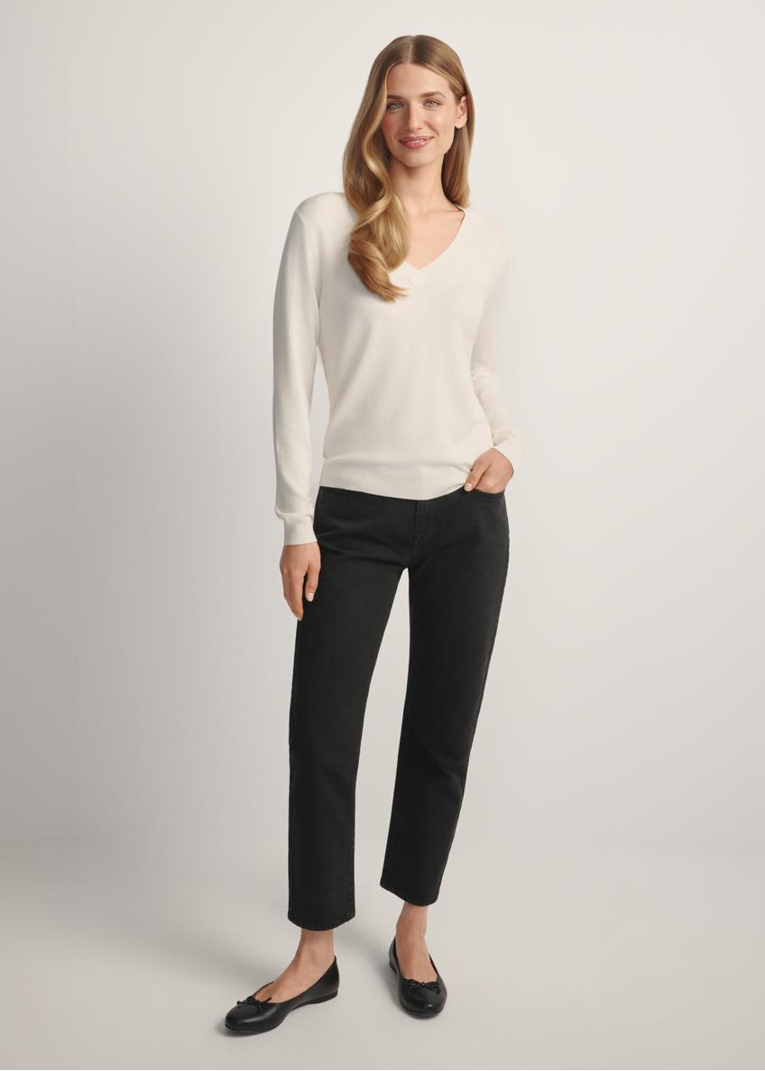 Women's black denim jeans JEADT-0011-99(W26), front view of the product on the model. Full body visible.