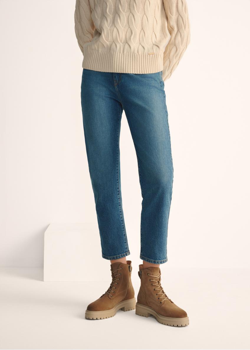 Beige leather ankle boots BUTYD-1104-81(Z25), product view on model's feet against a light background.