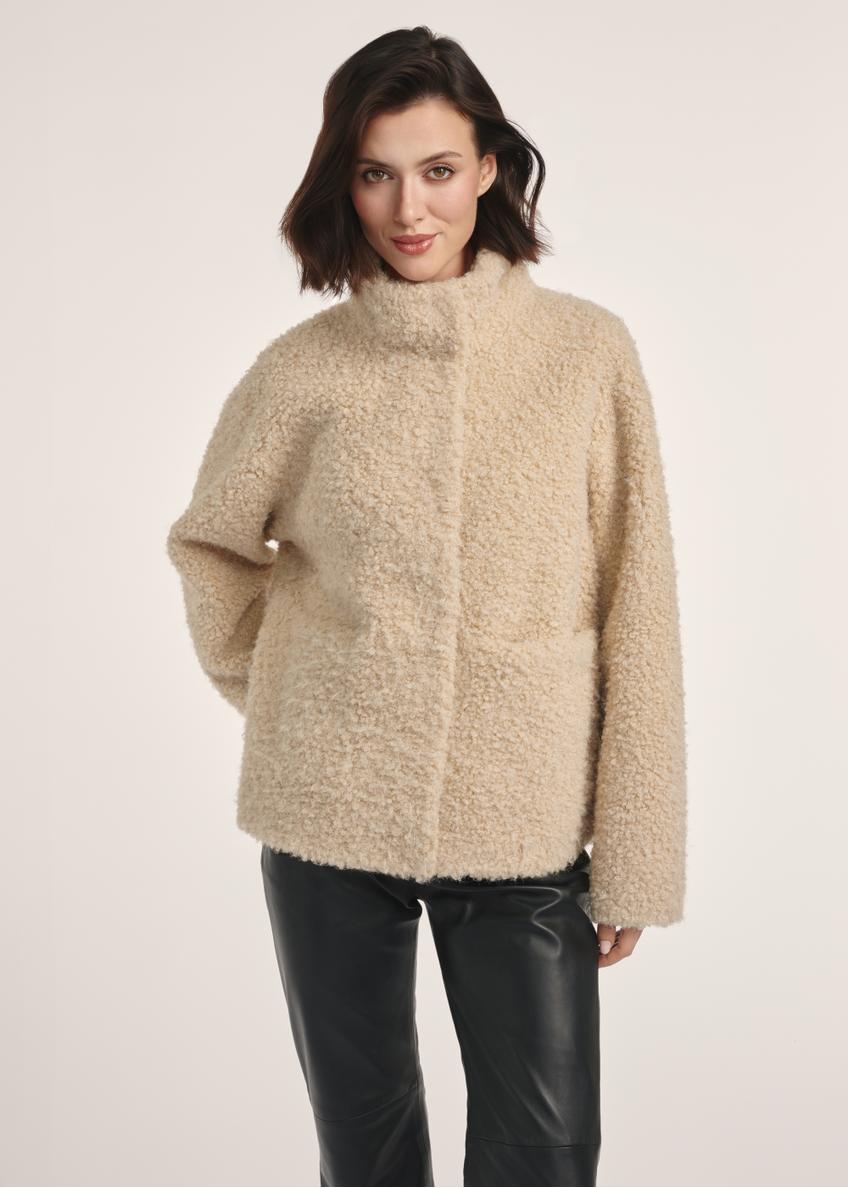 Beige women's fur coat FUTDP-0061-81(Z25) - front view of the product on a model on a white background.