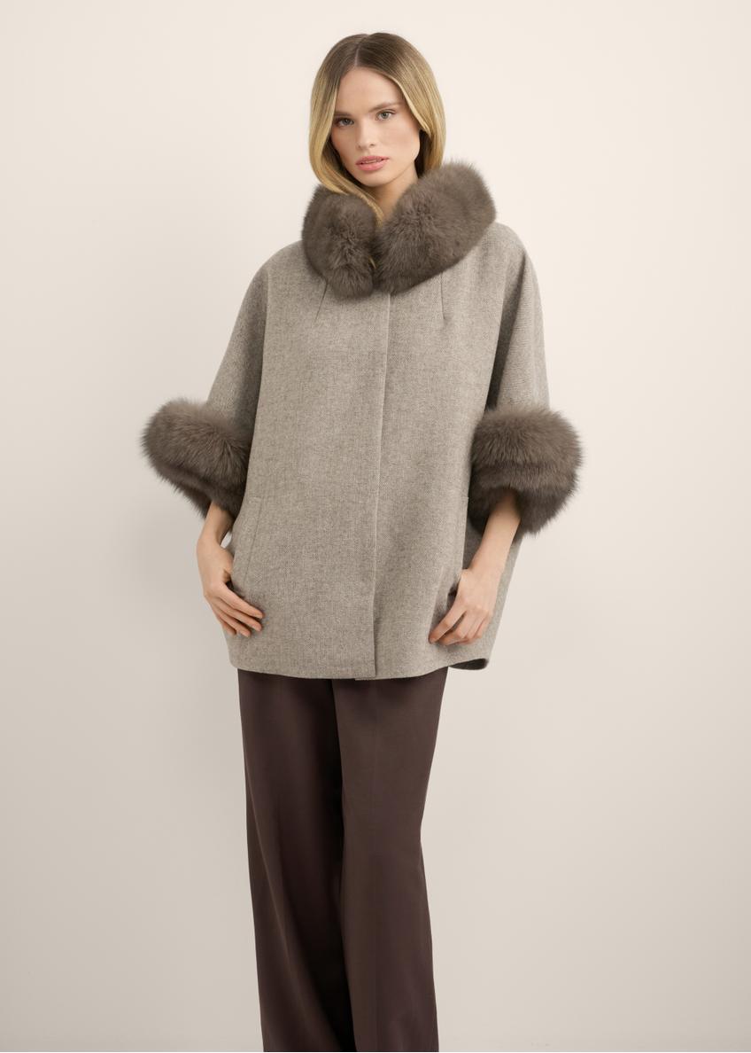 Wool vest with fur KAMDW-0002-1A(Z26), front view of the product on the model. Half of the silhouette visible.