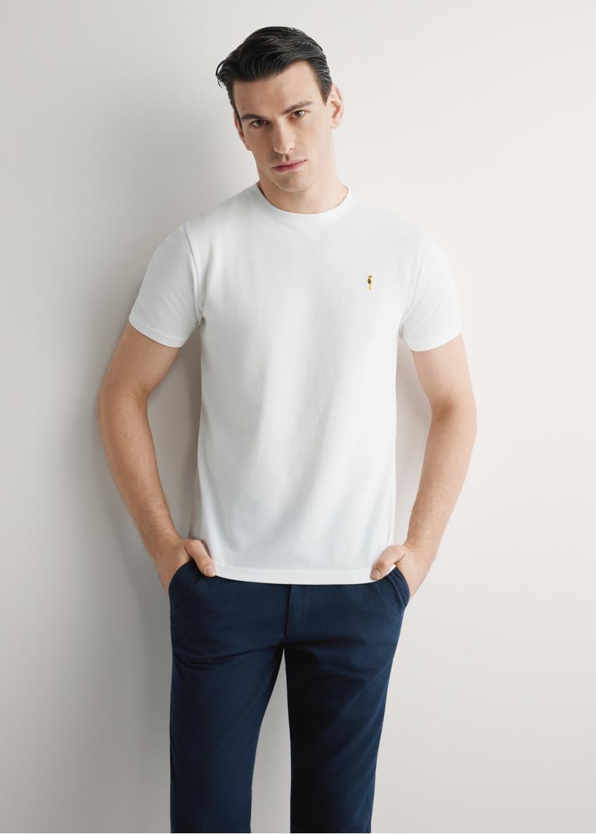 Men's cream cotton t-shirt TSHMT-0136-0B(W26), front view of the product on the model. Half of the silhouette visible.