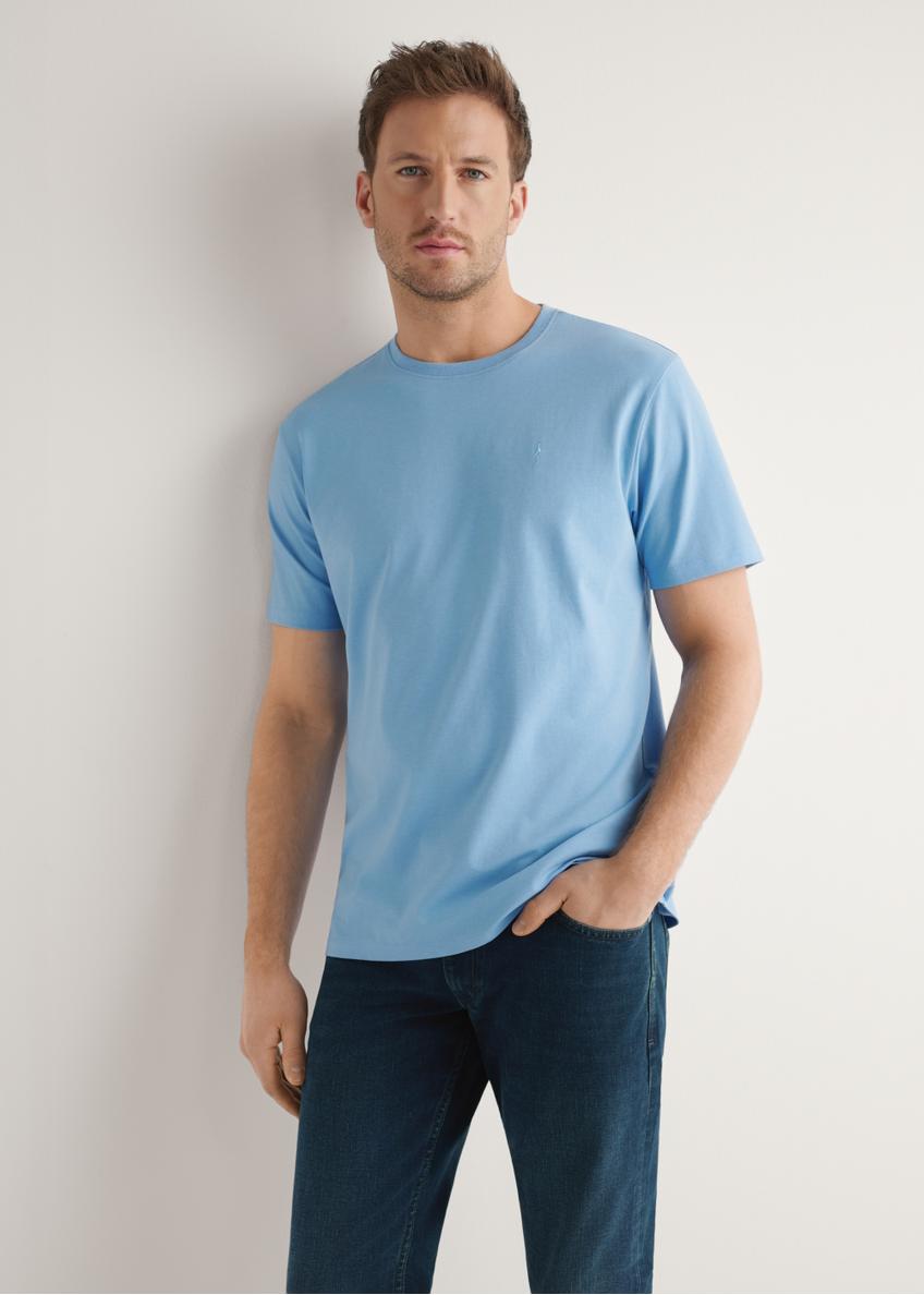 Blue men's T-shirt TSHMT-0120-7B(W26), front view of the product on the model. Half of the silhouette visible.