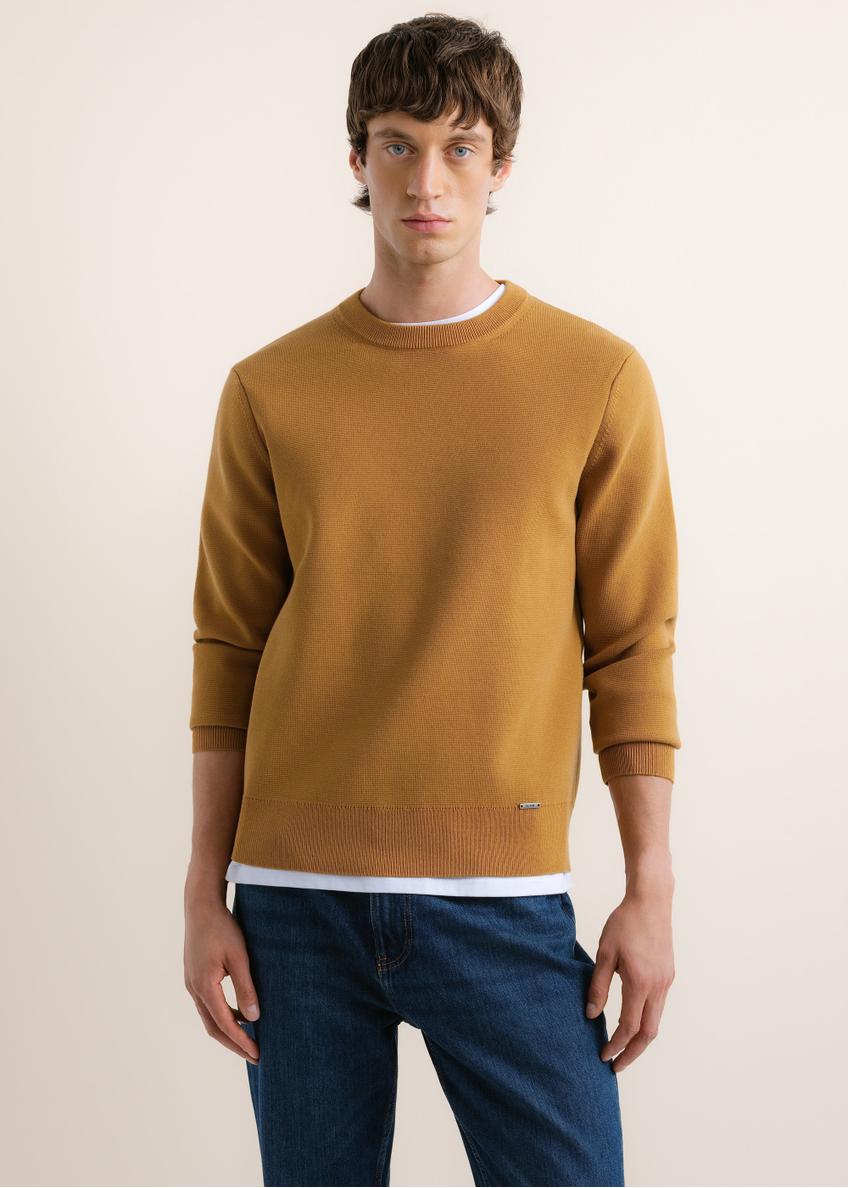 Men's mustard sweater SWEMT-0217-2D(Z26), front view of the product on the model. Half of the silhouette visible.