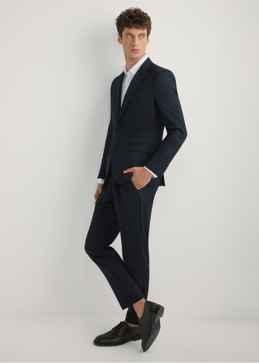 Men's navy blue trousers SPOMT-0118-7E(W26), front view of the product on the model. Full body visible.