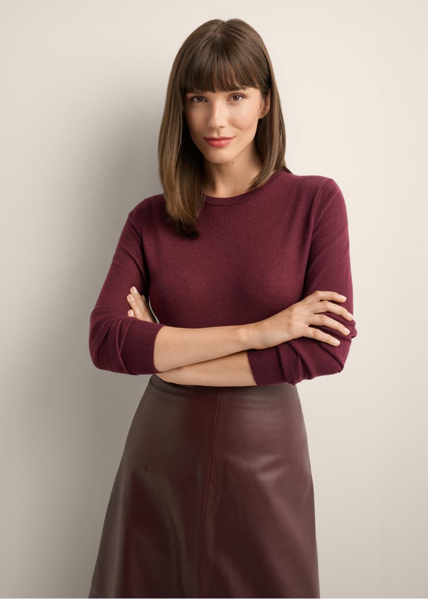 Burgundy wool sweater SWEDT-0267-4D(Z26), front view of the product on the model. Half of the silhouette visible.