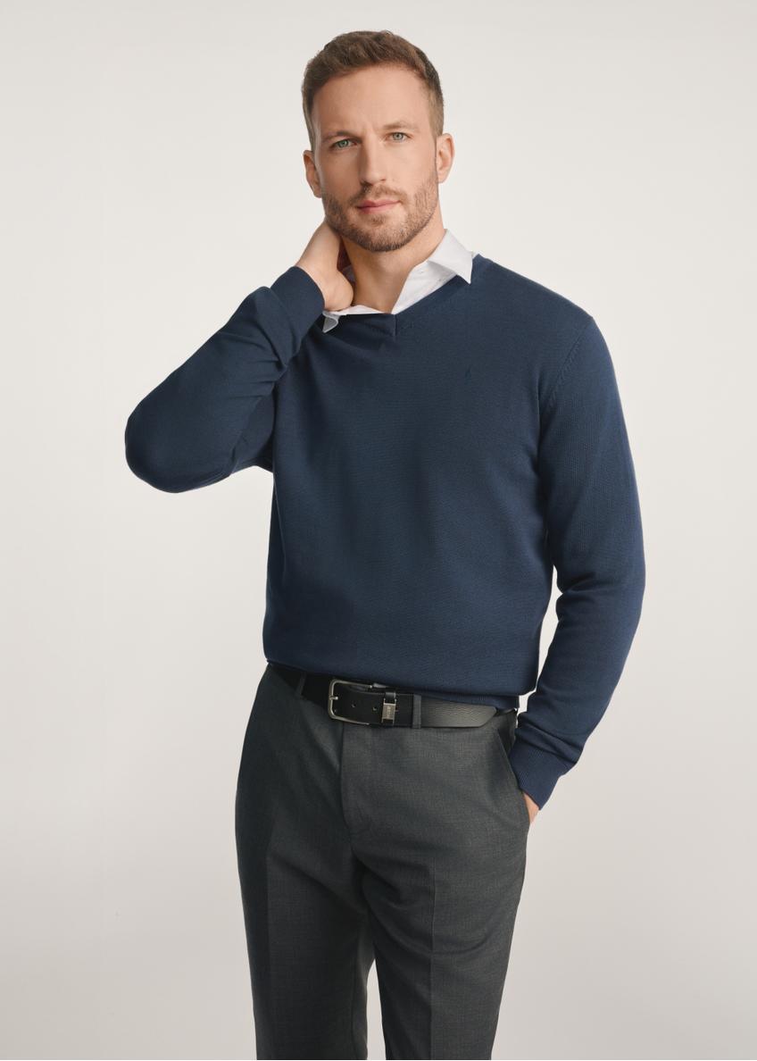 Navy blue men's sweater with logo SWEMT-0159A-68(Z25) - front product view on the model on a white background. Half of the silhouette visible.