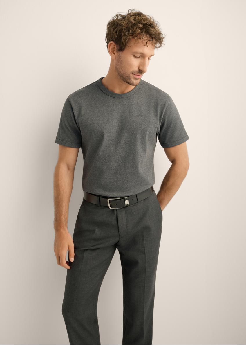 Men's graphite cotton T-shirt TSHMT-0153-9D(Z26). Front view of the product on a model. Half-body view.
