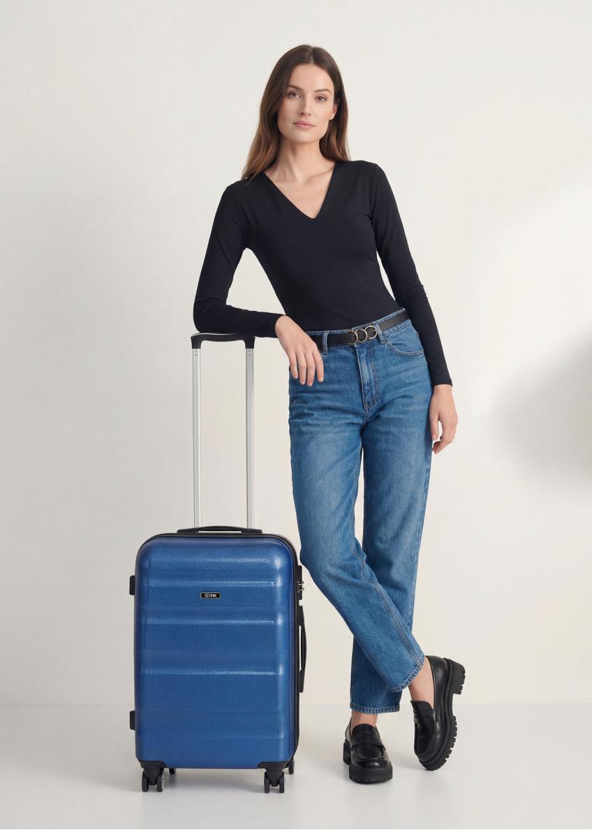 Medium suitcase on wheels WALPC-0012-69-24(W25)