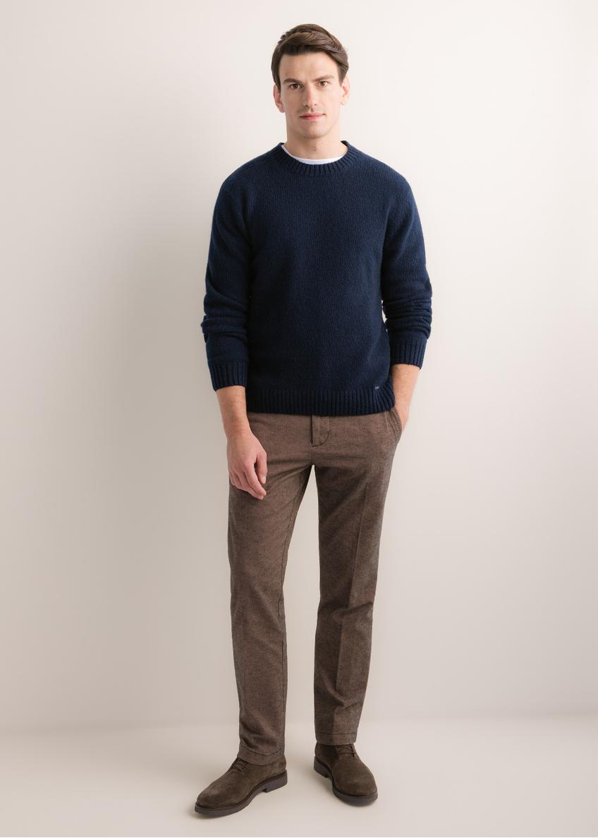 Men’s herringbone cigarette trousers (SPOMT-0100-1I(Z26)), front view of the product on a model. The full figure is visible.