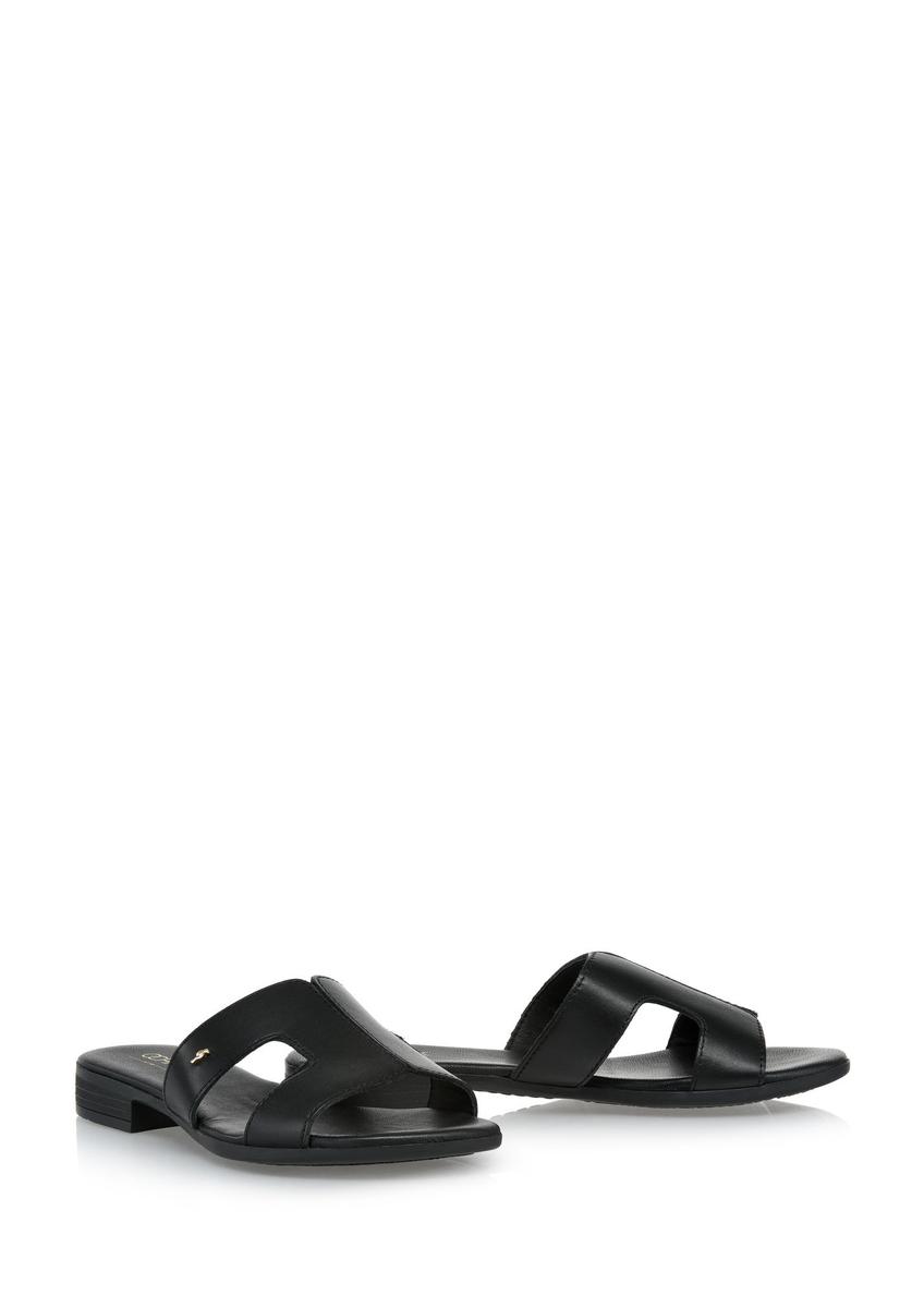 Leather black flip-flops with a small heel BUTYD-1064-99(W24)