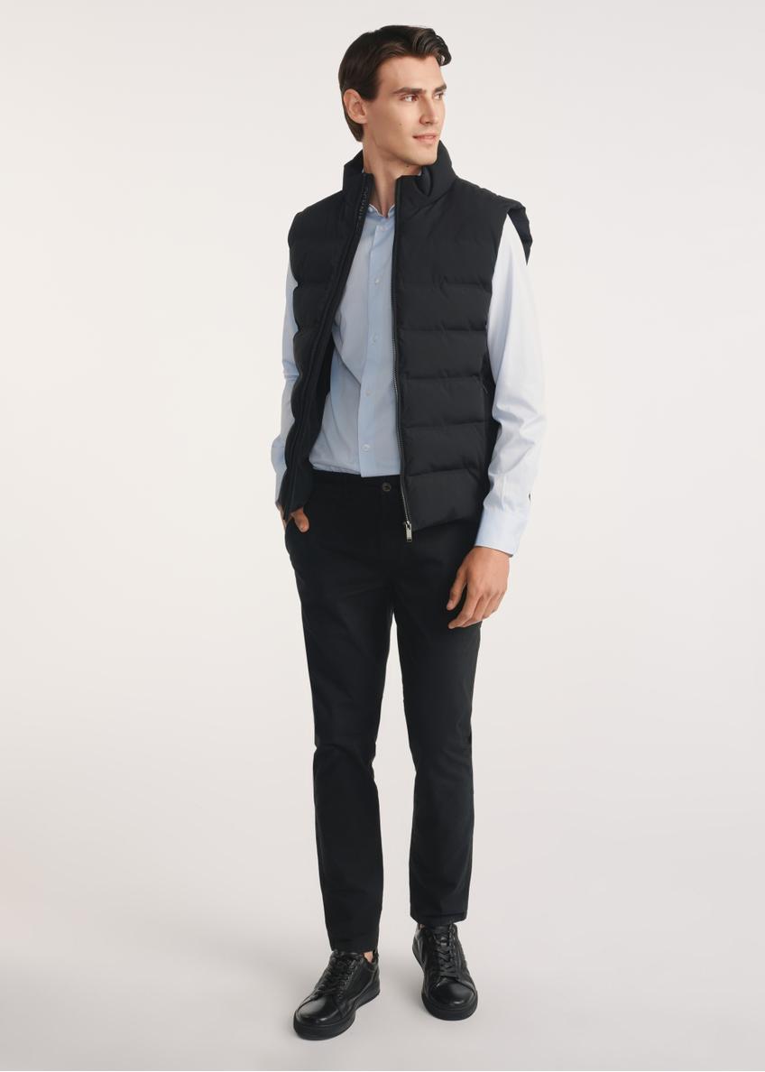 Black men's vest KAMMT-0008-99(Z25), front view of the product on the model, the entire silhouette is visible.