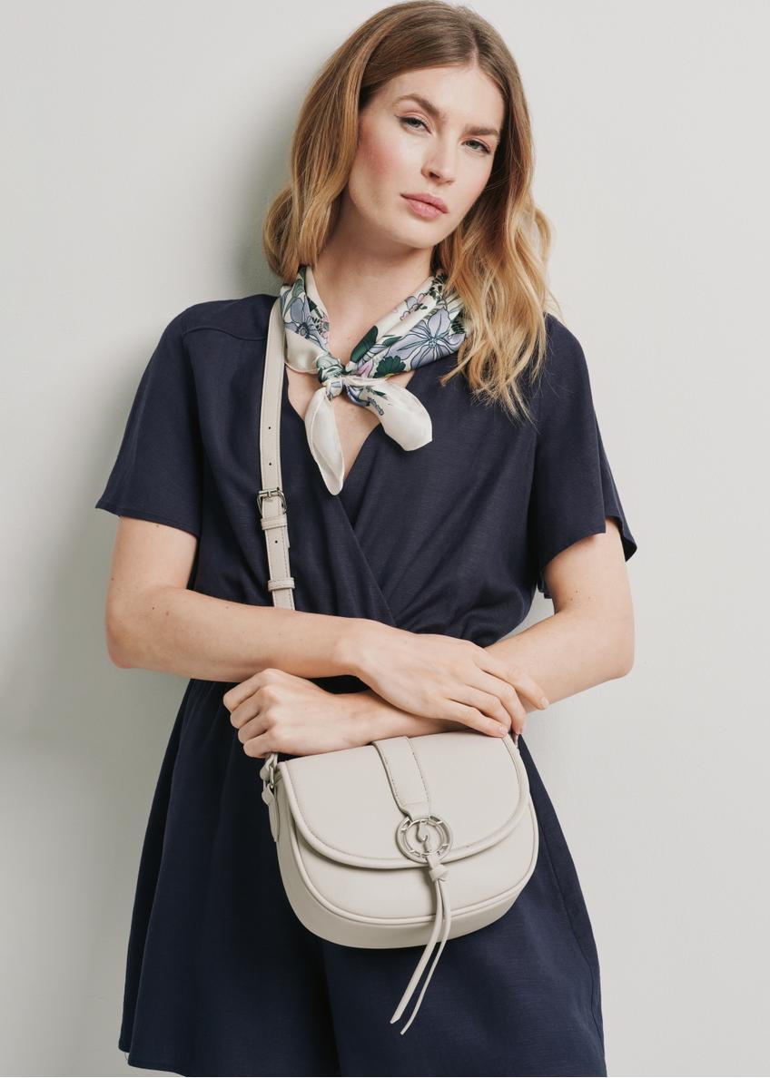 Cream rounded mailbag TOREC-0756A-12(W24)
