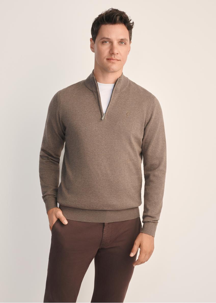 Brown men's sweater SWEMT-0174-90(Z25), front view of the product on the model. Half of the silhouette visible.
