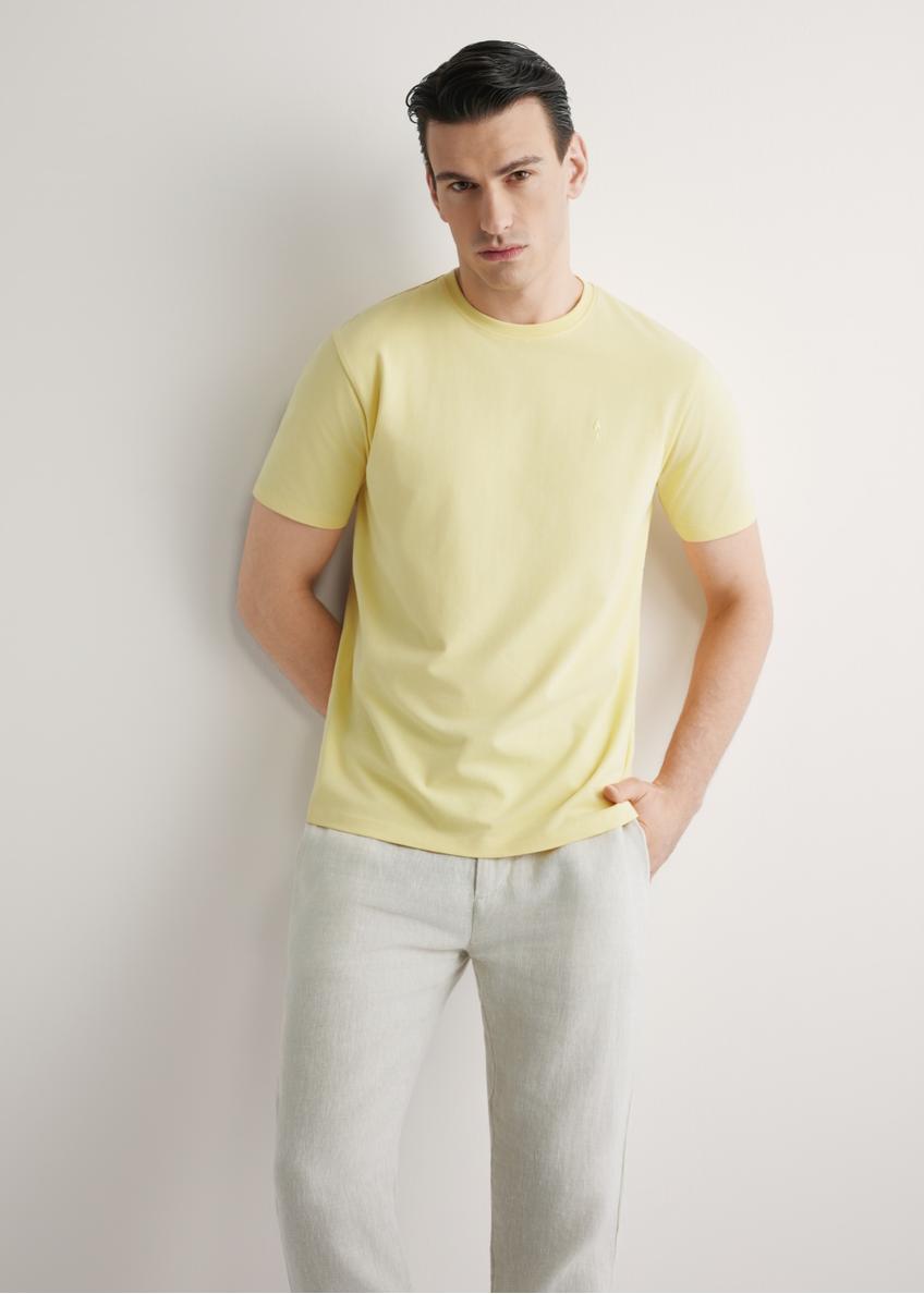 Men's yellow T-shirt TSHMT-0120-2B(W26), front view of the product on the model. Half of the silhouette visible.