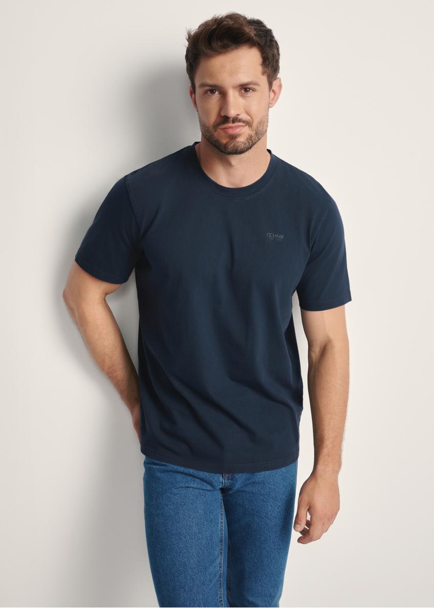 Men's navy blue T-shirt TSHMT-0134-68(Z25), front view of the product on the model. Half of the silhouette visible.