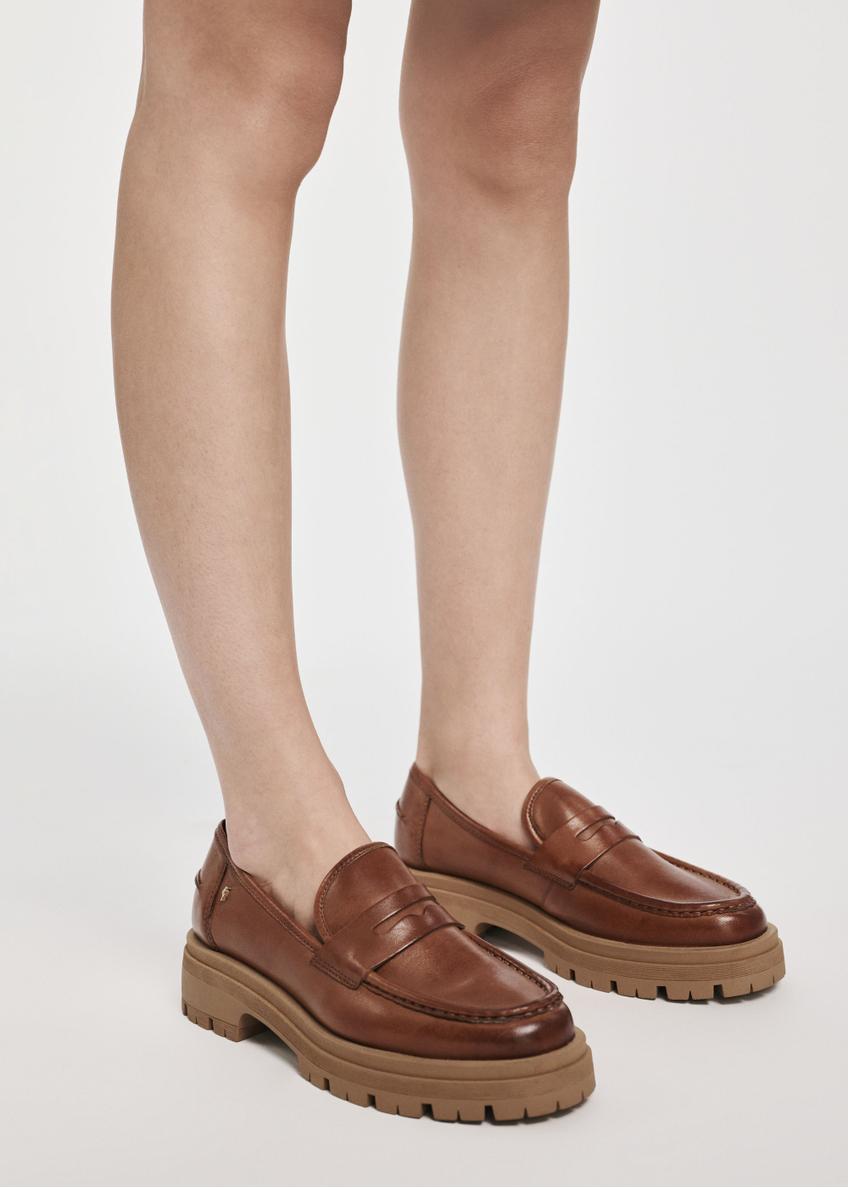 Leather loafers on the platform in camel color BUTYD-1069-24(W25)