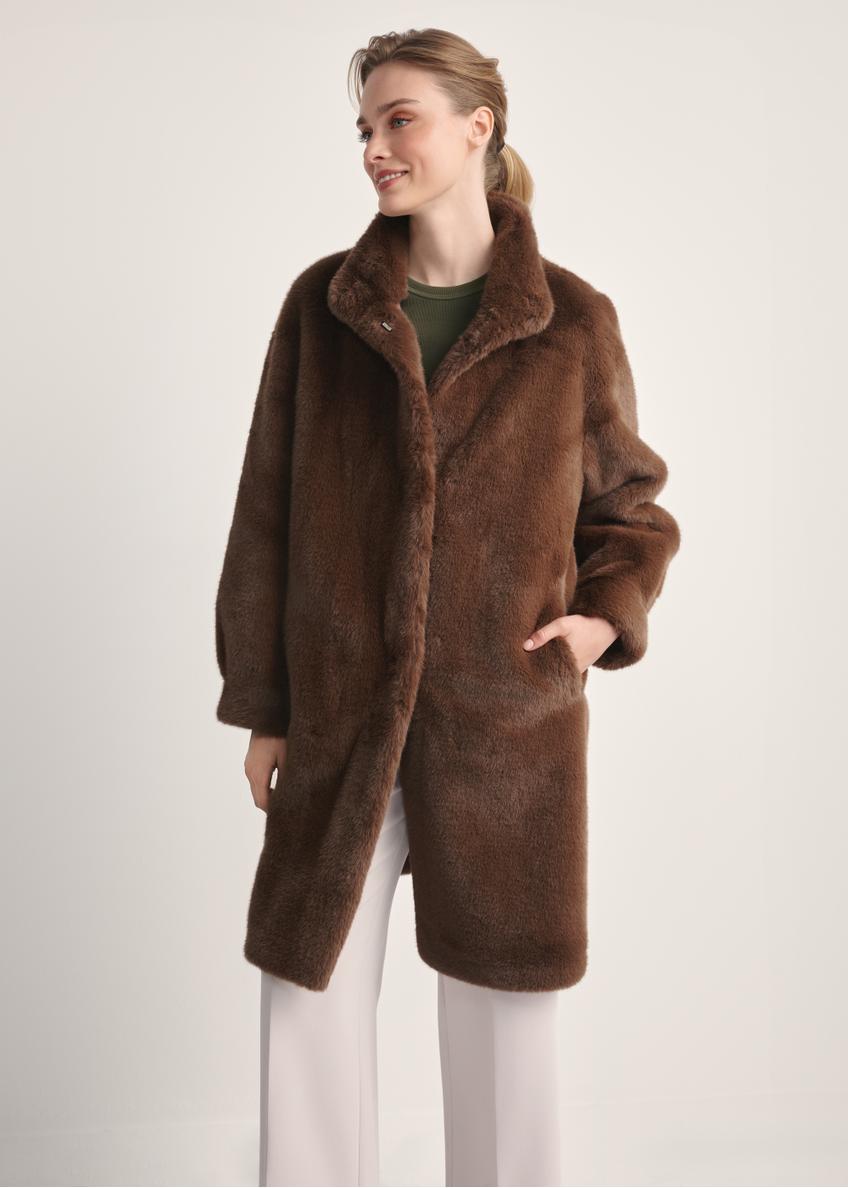 Elegant brown women's fur coat FUTDP-0050-89(Z25), product view from the front on the model, half of the silhouette visible.
