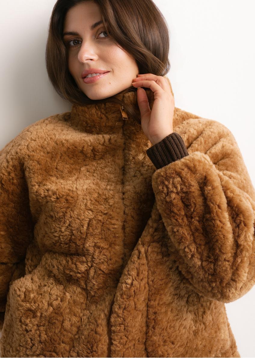 Short women's camel-colored faux fur coat FUTDP-0089-1D(Z26)