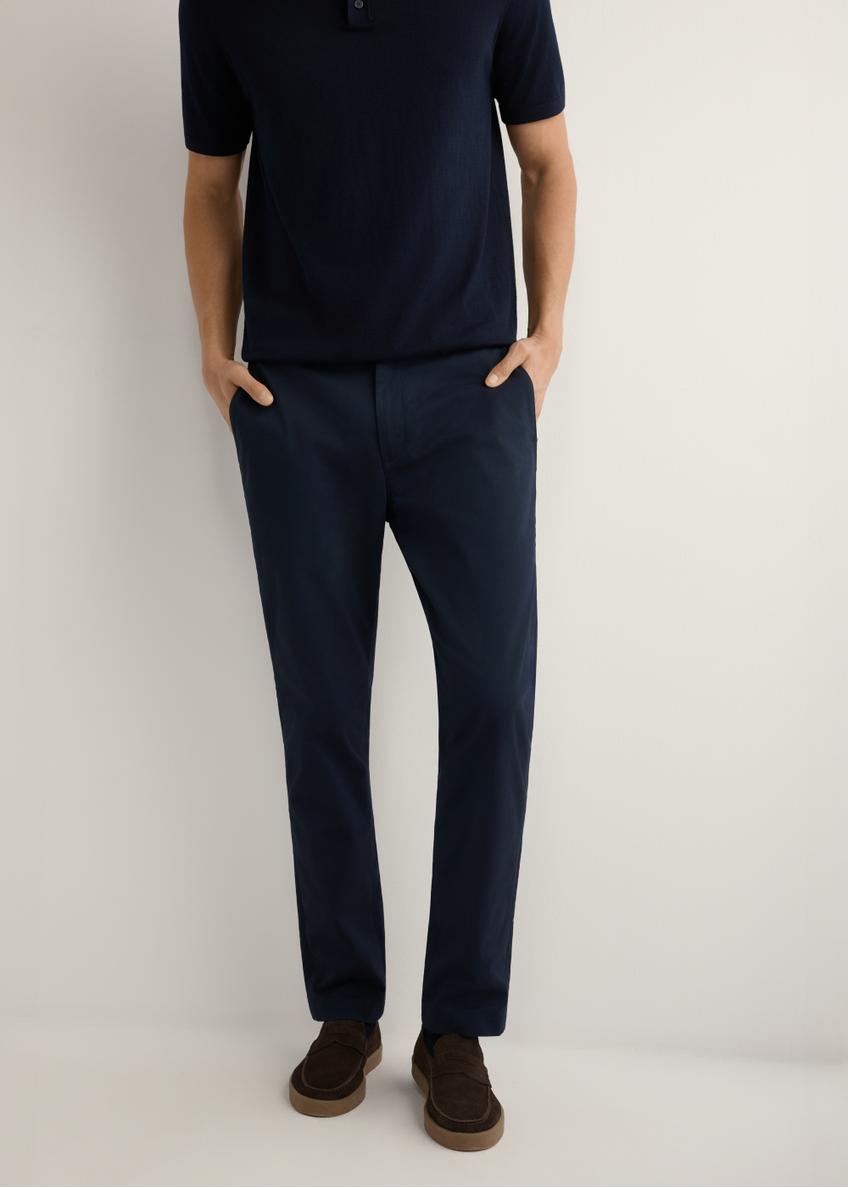 Men's navy blue trousers SPOMT-0121-7E(W26), front view of the product on the model. Half of the silhouette visible.
