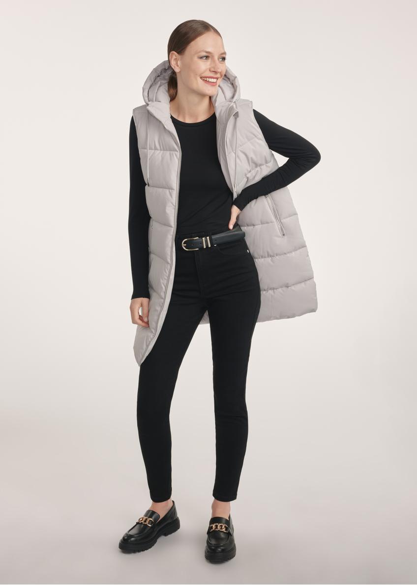 Gray long women's vest KAMDT-0034-91(Z25), front view of the product on the model, the entire silhouette is visible.