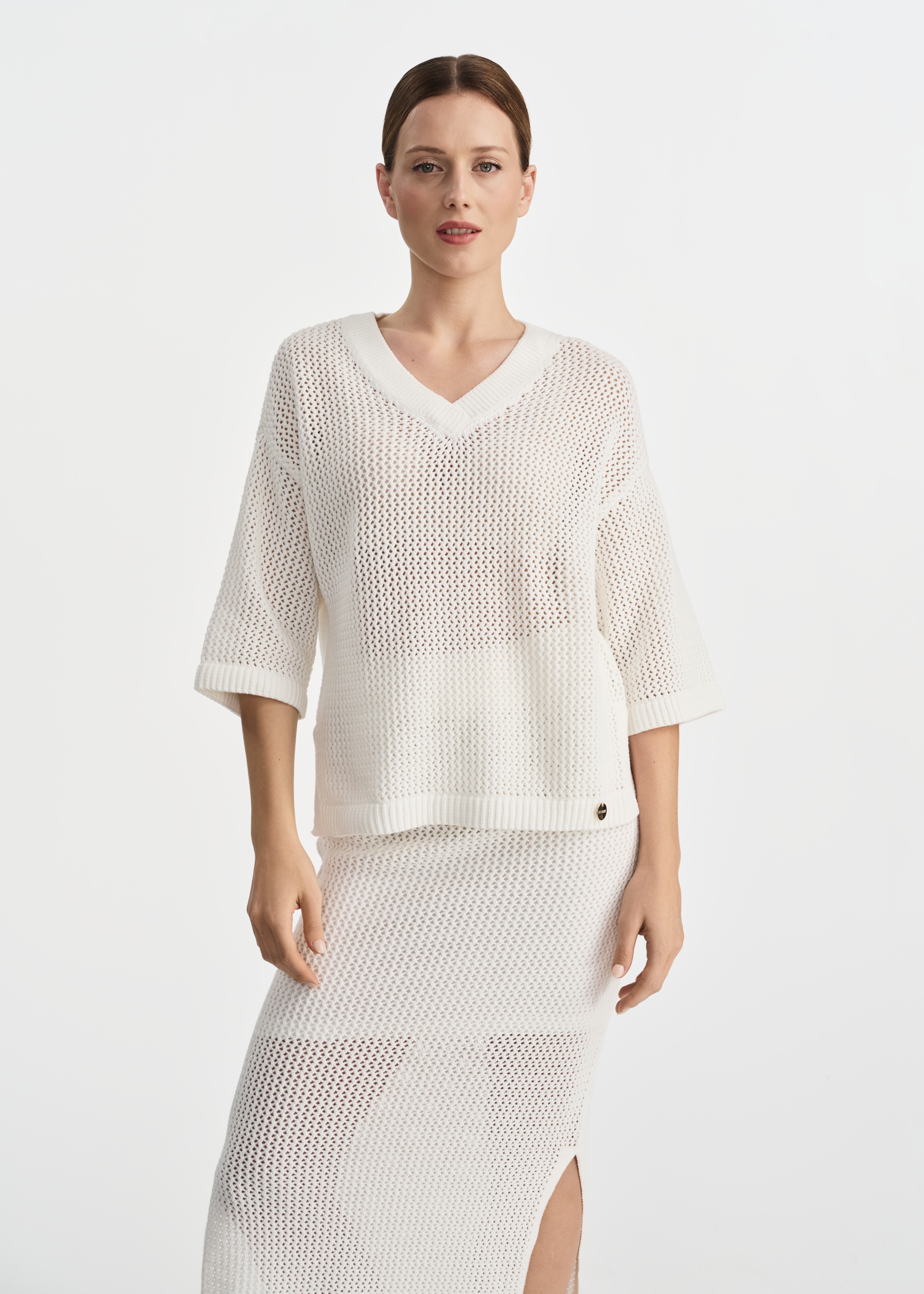 White knitted women's sweater SWEDT-0231-11(W25)